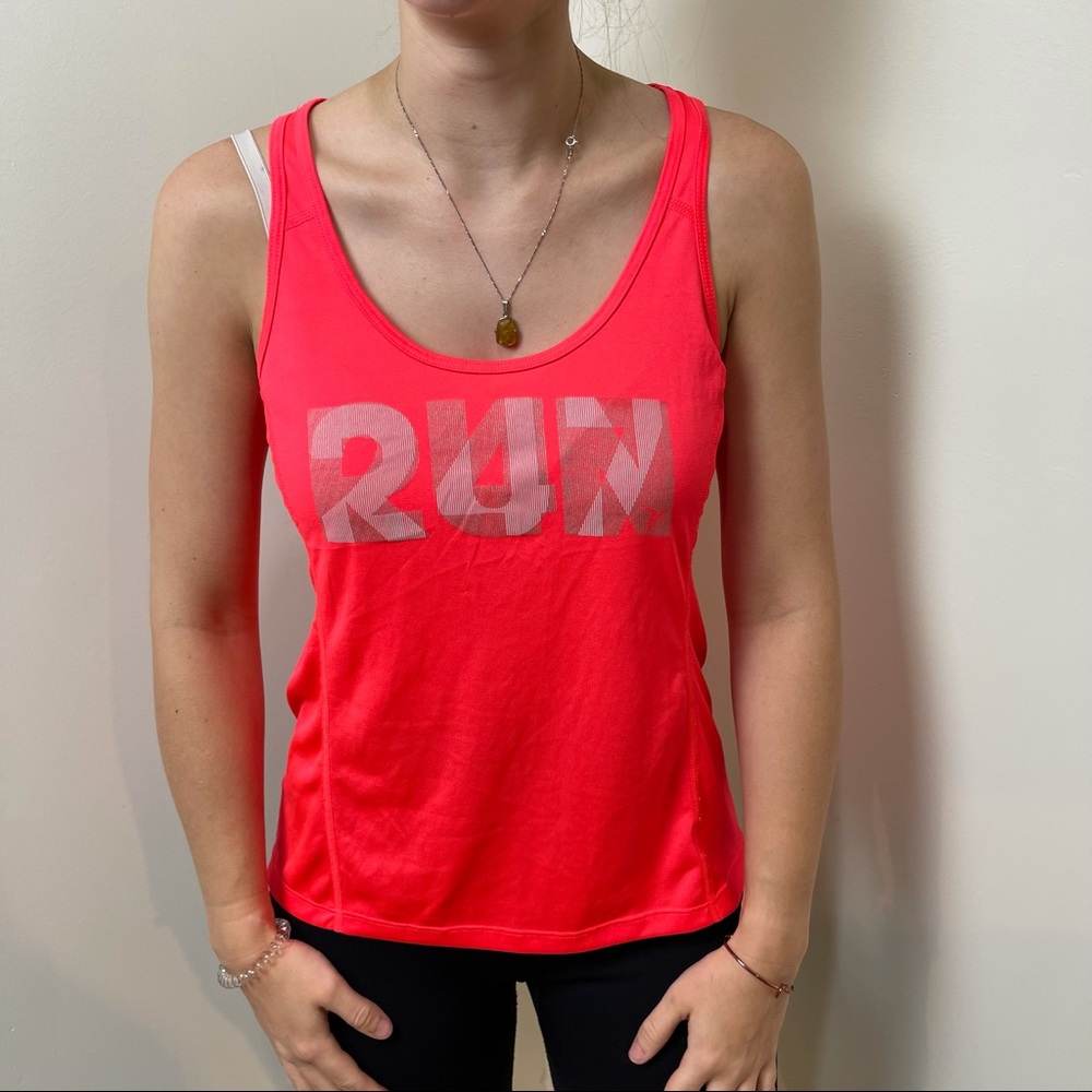 Old Navy | Run 24/7 Racerback Tank Top Size Small